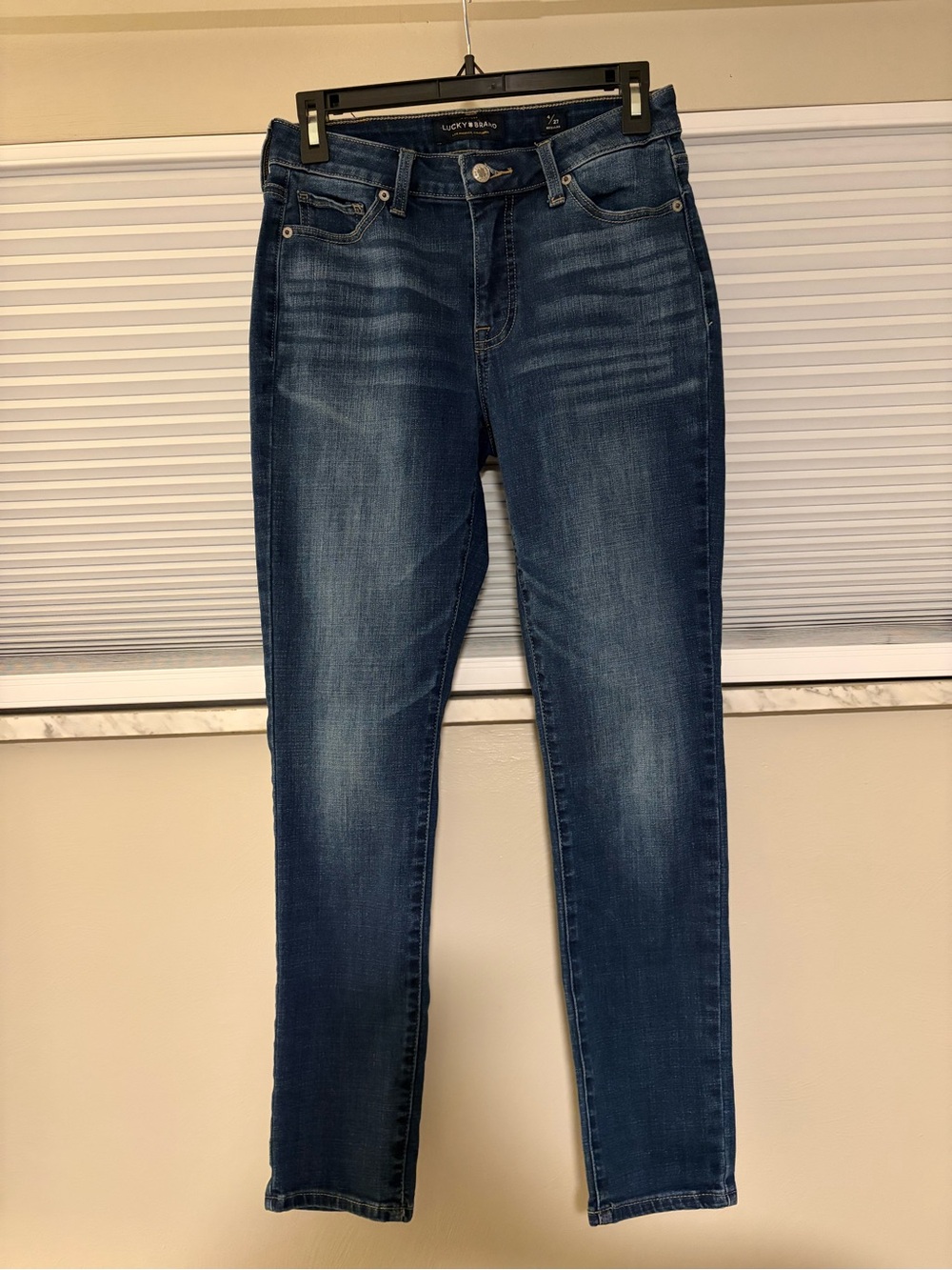 Lucky Brand Women's Skinny Jeans in Medium/Dark Blue Wash